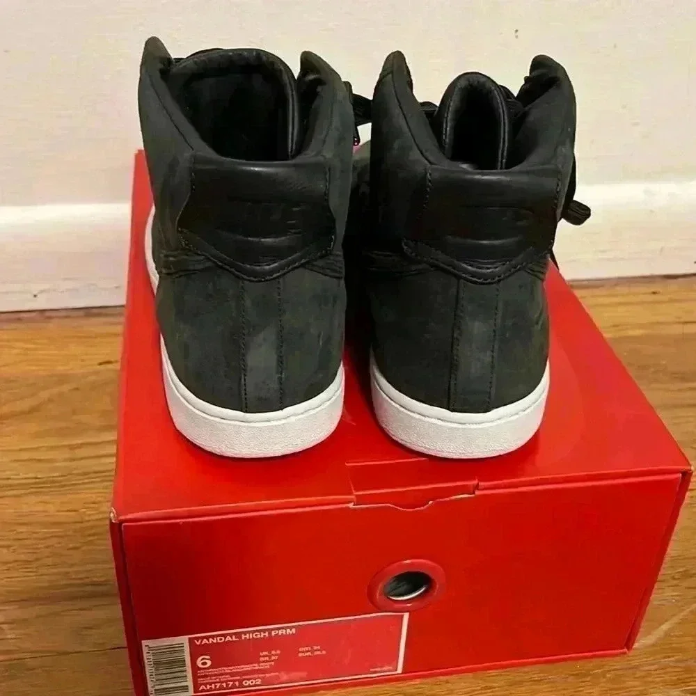 NIB Nike Lab x John Elliott Vandal Supreme High Anthracite Mens 6 Womens 7.5